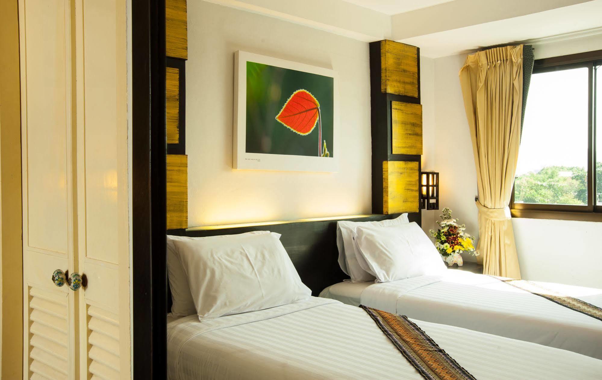 Crystal Inn Phuket Exterior foto